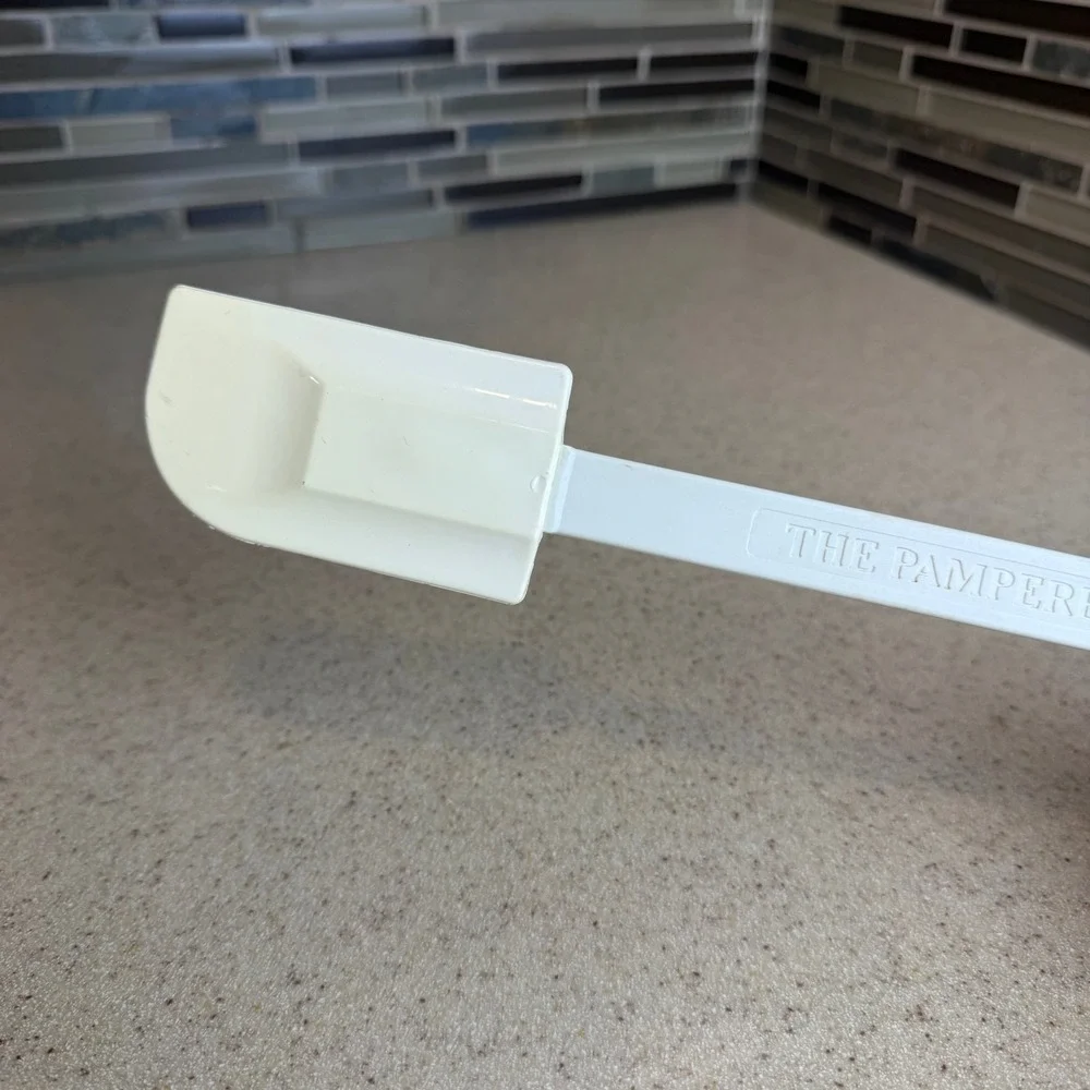 Vintage The Pampered Chef Classic Scraper White Silicone Spatula 11